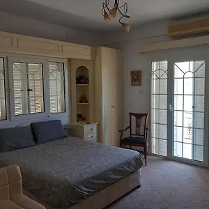 https://vasilis-house.hotelsatayianapa.com